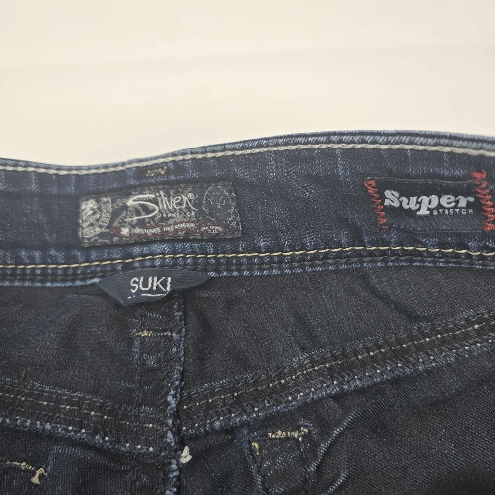 Silver Suki Mid Slim Bootcut Blue Jeans Women's 28X31‎ Super Stretch Dark Read.